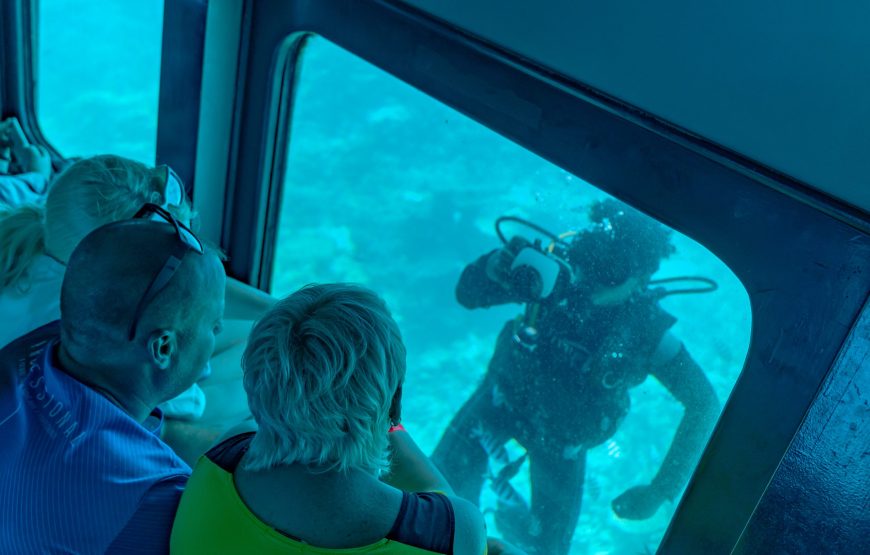 Spectra Submarine Glass Boat